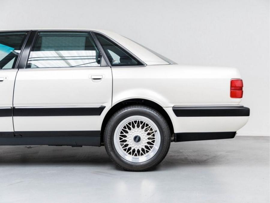 Детали экстерьера Audi V8 1990 года  (EU) (фото 19 из 84)